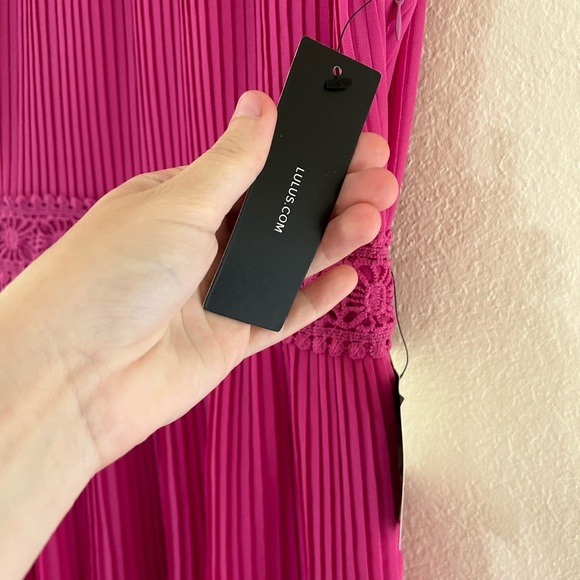 NWT Lulu's Something Wonderful Fuchsia Lace Pleated Skater Dress Pink Size Small - Picture 12 of 14